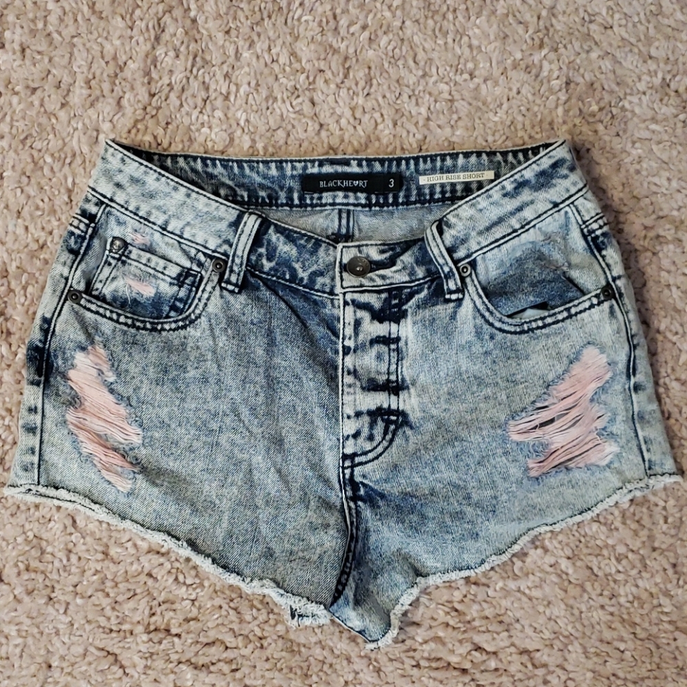Hot topic blackheart high rise waisted denim ripped shorts size 3